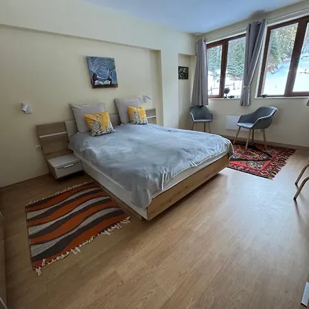 The Castle Mountain Appartement *